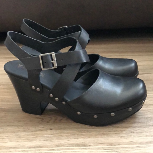 black kork ease sandals